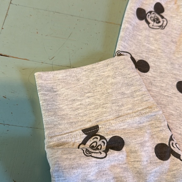 NWOT Mickey Mouse sweatpants size L - Picture 4 of 5